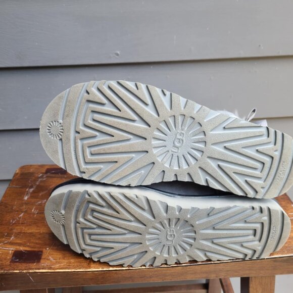 UGG Bailey Bow II Waterproof Gray Suede Shearling Boot size 9 - Picture 4 of 11